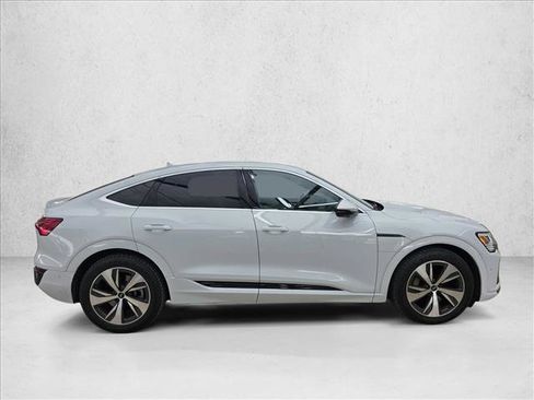 Used 2024 Audi Q8 e-tron Premium Plus w/ Premium Plus Package image 4