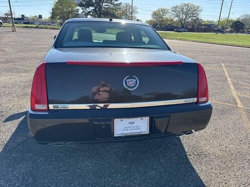 Used 2008 Cadillac DTS w/ Sun And Sound Package image 8