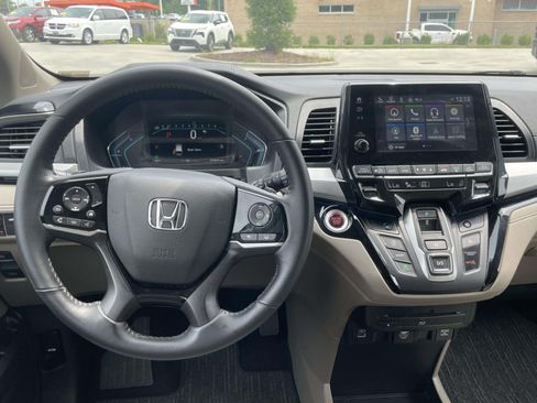 Used 2024 Honda Odyssey Touring image 13