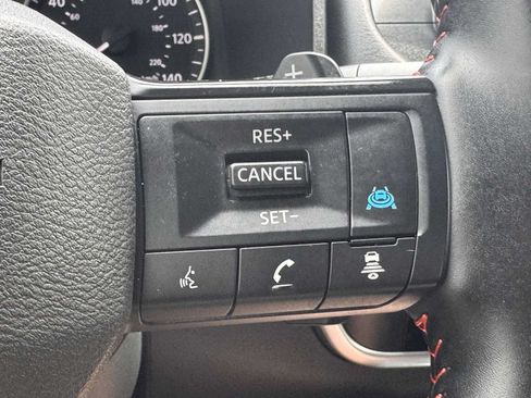 Used 2025 Nissan Rogue SV AWD/4WD image 20