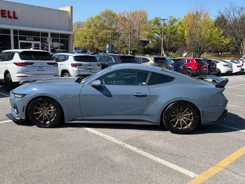 Used 2025 Ford Mustang GT Premium RWD image 4