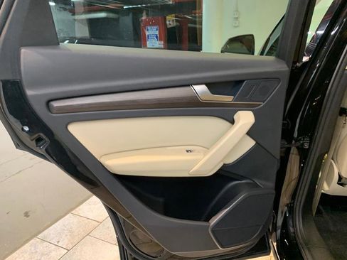 Used 2023 Audi Q5 2.0T Premium w/ Convenience Package image 39