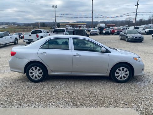 Used 2009 Toyota Corolla LE image 2