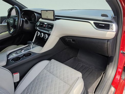 Used 2022 Genesis G70 3.3T RWD image 14