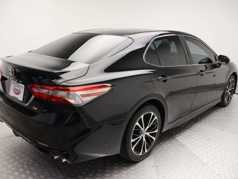Certified 2018 Toyota Camry SE FWD image 8