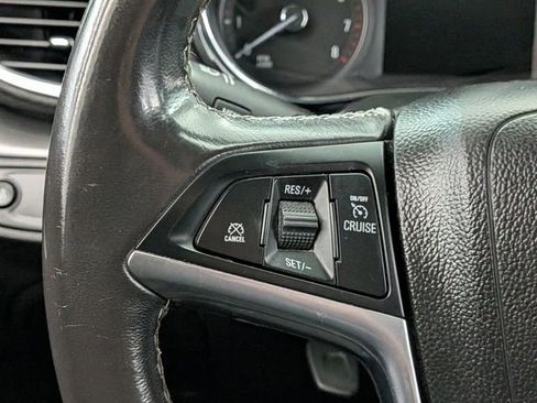 Used 2020 Buick Encore Preferred image 29