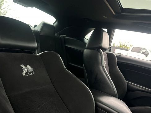 Used 2016 Dodge Challenger R/T Scat Pack w/ Leather Interior Group image 17
