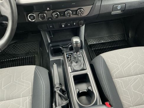 Used 2020 Toyota Tacoma TRD Sport image 19