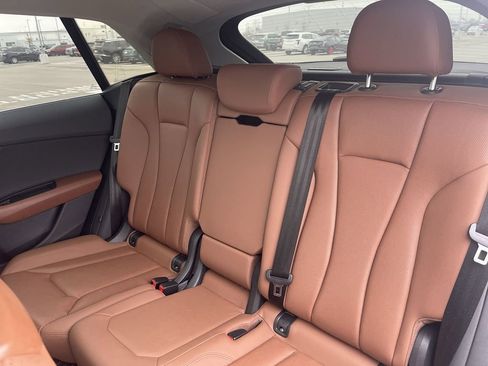 Used 2022 Audi Q8 Premium Plus image 37