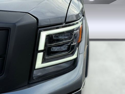 Used 2021 Nissan Titan PRO-4X w/ Pro-4x Convenience Package image 11