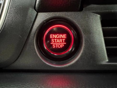 Used 2023 Honda Pilot Touring image 17