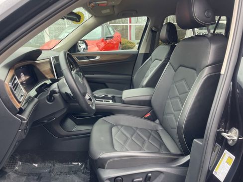 Used 2025 Volkswagen Atlas SE AWD/4WD image 18