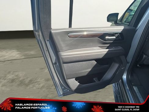 Used 2025 Chevrolet Suburban Premier RWD image 25
