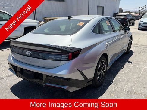 Used 2024 Hyundai Sonata SEL FWD image 3