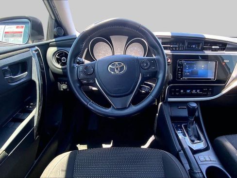 Used 2018 Toyota Corolla iM FWD image 6