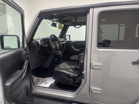 Used 2013 Jeep Wrangler Unlimited Sahara w/ Dual Top Group image 9
