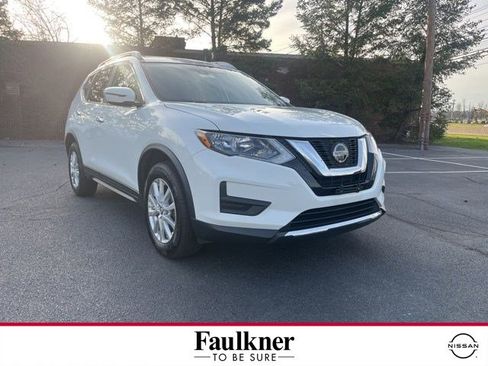 Used 2020 Nissan Rogue SV image 1