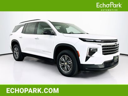 Used 2024 Chevrolet Traverse LT