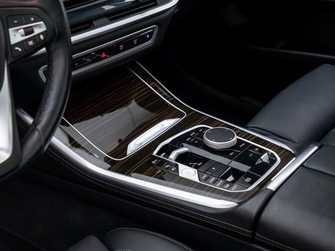 Used 2025 BMW X5 xDrive50e image 11