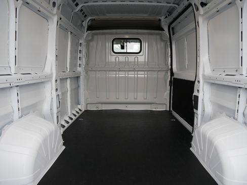 New 2026 RAM ProMaster 2500 w/ Convenience Group image 9