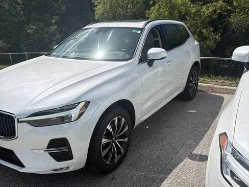 Used 2023 Volvo XC60 B5 Core w/ Protection Package Premier AWD/4WD image 11