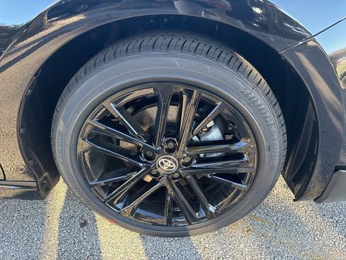 Used 2026 Toyota Camry SE image 9