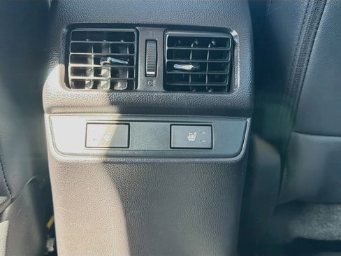 Used 2017 Subaru Outback 3.6R Limited AWD/4WD image 28