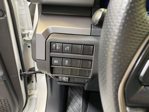 Used 2025 Toyota Tacoma TRD Off-Road image 34