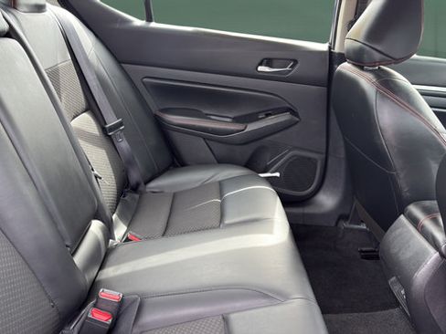 Used 2024 Nissan Altima 2.5 SR FWD image 22
