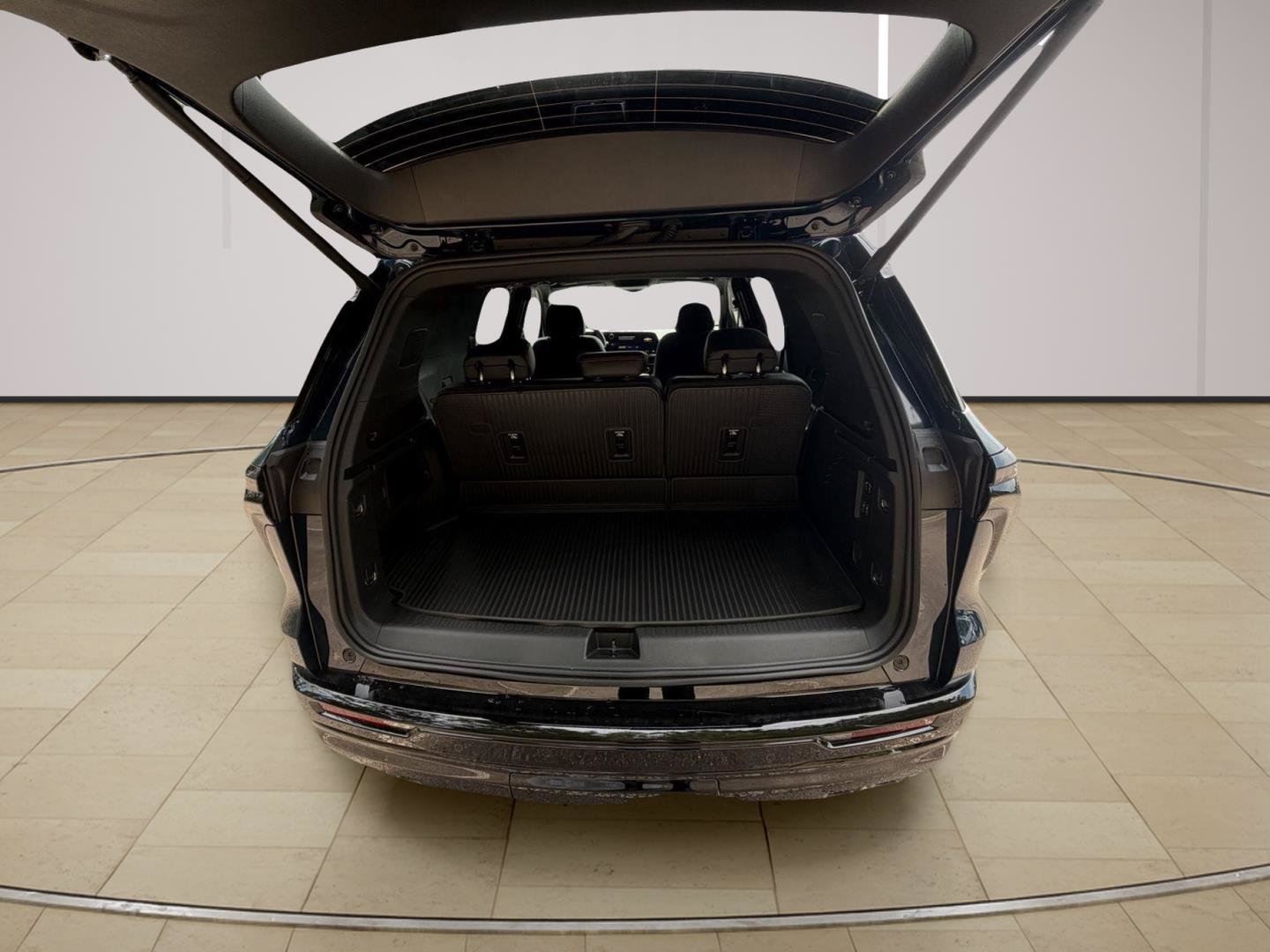 Used 2027 Chevrolet Traverse RS w/ LPO, Floor Liner Package FWD image 11