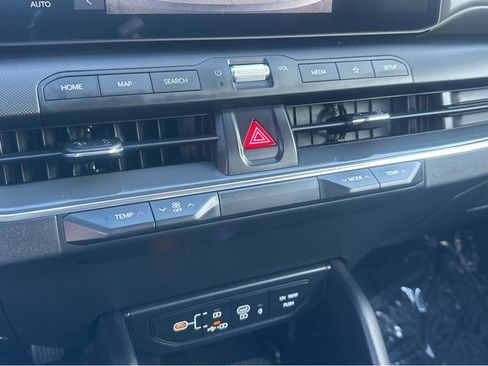 Certified 2025 Kia K4 EX image 24