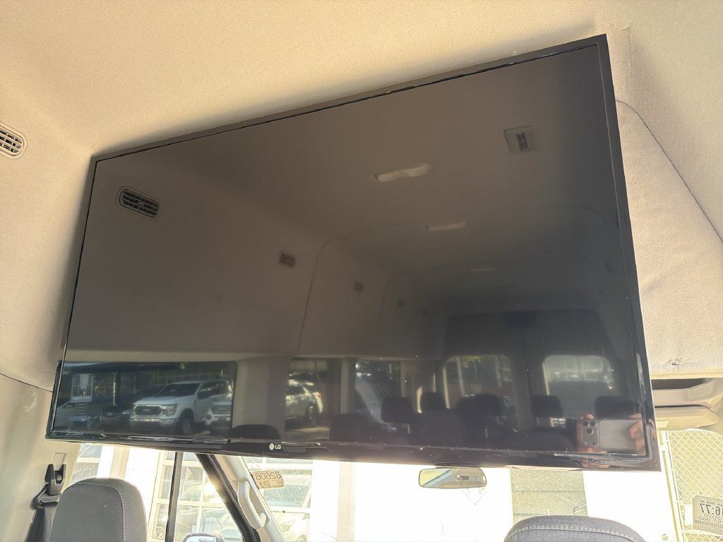 Used 2020 Ford Transit 350 XLT RWD image 9