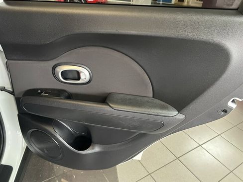 Used 2019 Kia Soul image 18