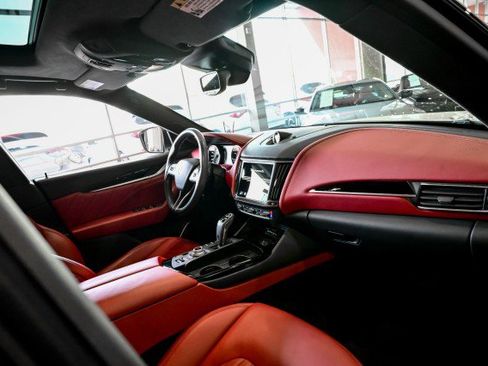 Used 2022 Maserati Levante GT image 28