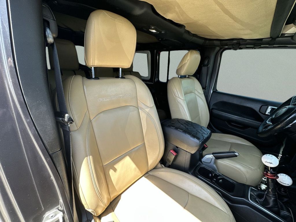 Used 2018 Jeep Wrangler Unlimited Rubicon w/ Dual Top Group AWD/4WD image 39