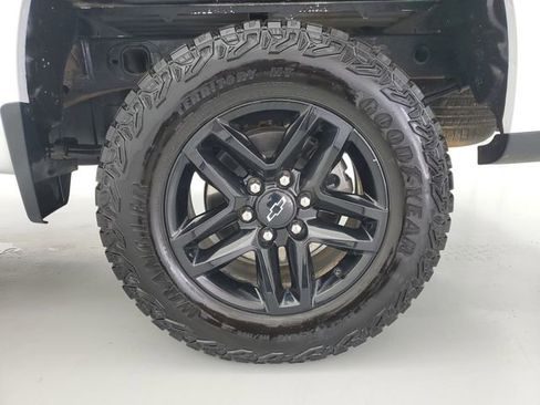Used 2024 Chevrolet Silverado 1500 Custom Trail Boss image 11