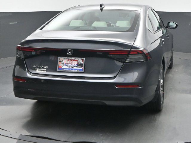 Certified 2023 Honda Accord EX image 5