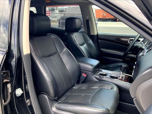 Used 2015 Nissan Pathfinder Platinum w/ Family Entertainment Package FWD image 13