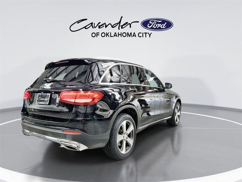 Used 2017 Mercedes-Benz GLC 300 4MATIC image 8