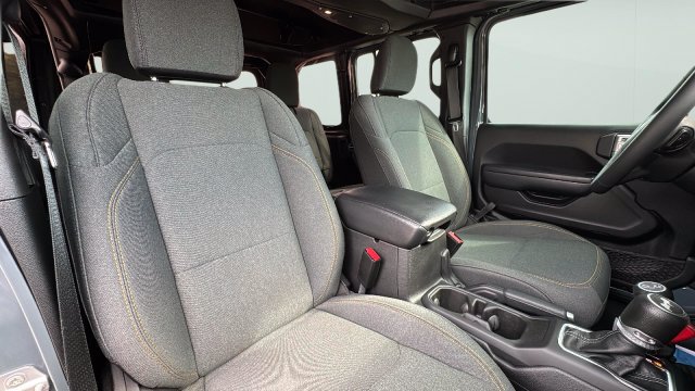 Used 2024 Jeep Wrangler Unlimited Sport AWD/4WD image 19
