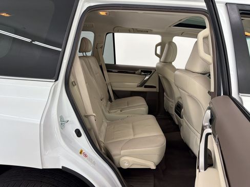Used 2017 Lexus GX 460 Premium AWD/4WD image 34