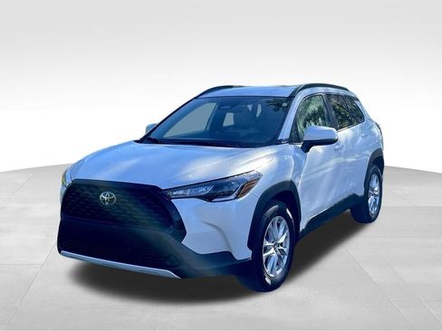 Used 2023 Toyota Corolla Cross LE AWD/4WD image 6