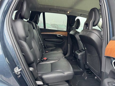 Used 2021 Volvo XC90 T6 Momentum image 19
