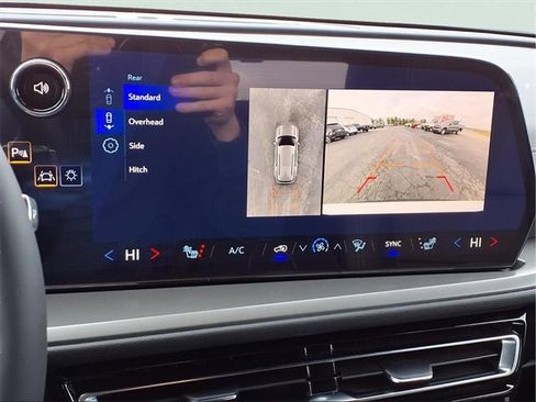 New 2026 Chevrolet Traverse LT w/ Driver Confidence Package image 9