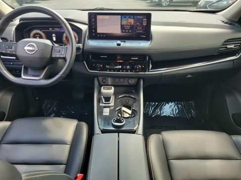 Certified 2026 Nissan Rogue SL AWD/4WD image 9