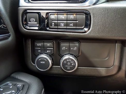 Certified 2025 GMC Yukon Denali w/ Sun & Power Step Package AWD/4WD image 21