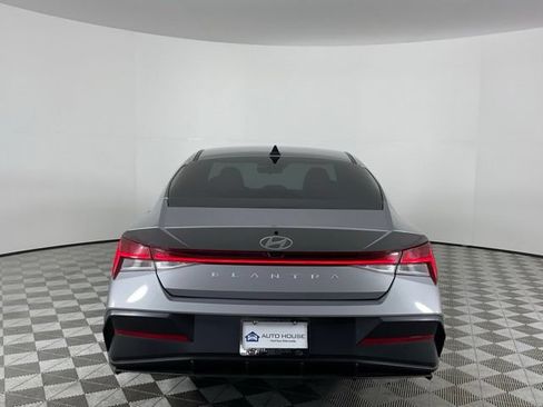 Used 2025 Hyundai Elantra SEL FWD image 6