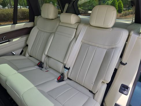 New 2026 Land Rover Range Rover Long Wheelbase SE AWD/4WD image 14