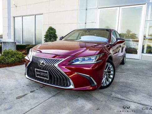 Used 2020 Lexus ES 350 Ultra Luxury w/ Accessory Package 2 FWD image 1