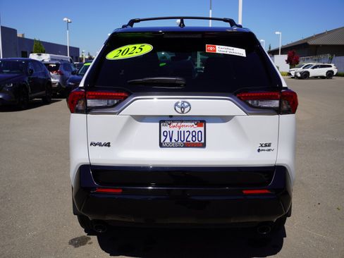 Used 2025 Toyota RAV4 XSE w/ Weather Package AWD/4WD image 9